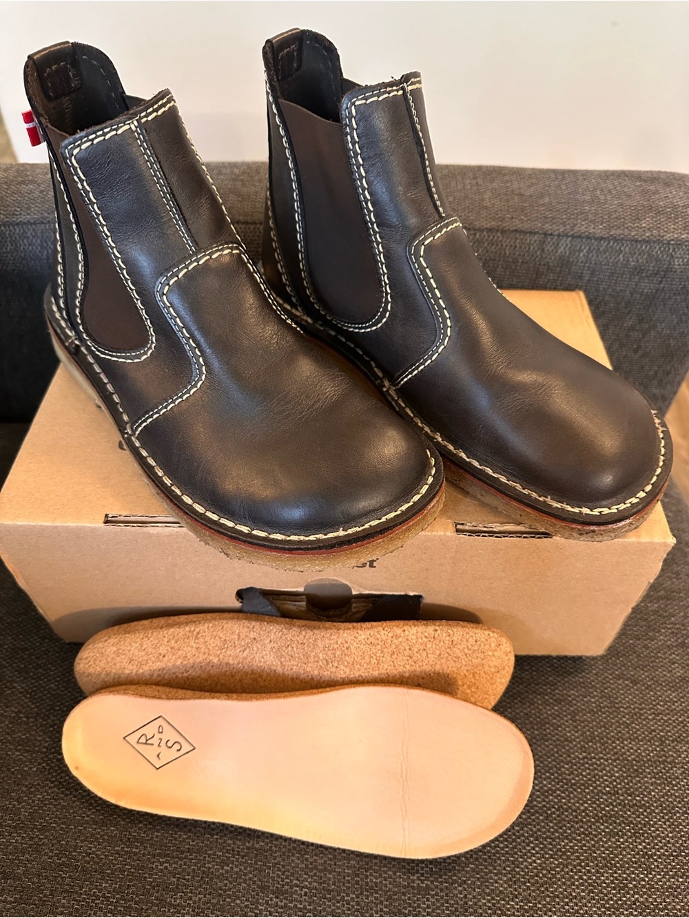 Duckfeet Roskilde size 39 (8.5) slate leather boots with new cork insoles